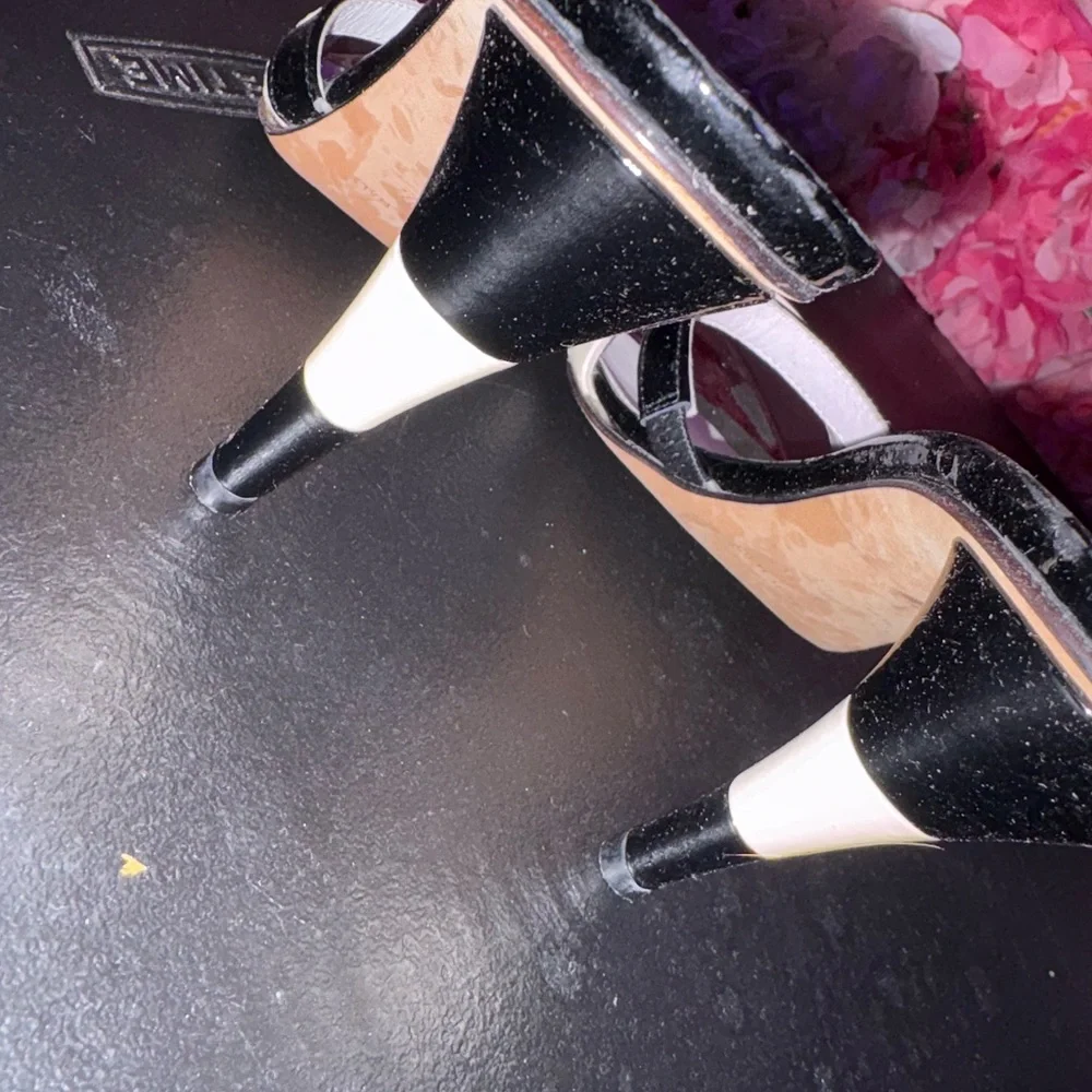 Michael Kors Costanzo Black White Patent Mule Heels Size 7.5
